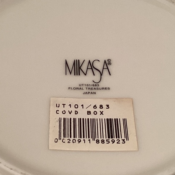 Mikasa Fine Porcelain Covered Round Trinket Container - Picture 4 of 6